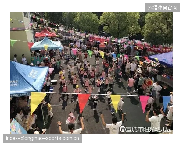 游泳队集体日晒合照好绝：青春与汗水交织成最美记忆